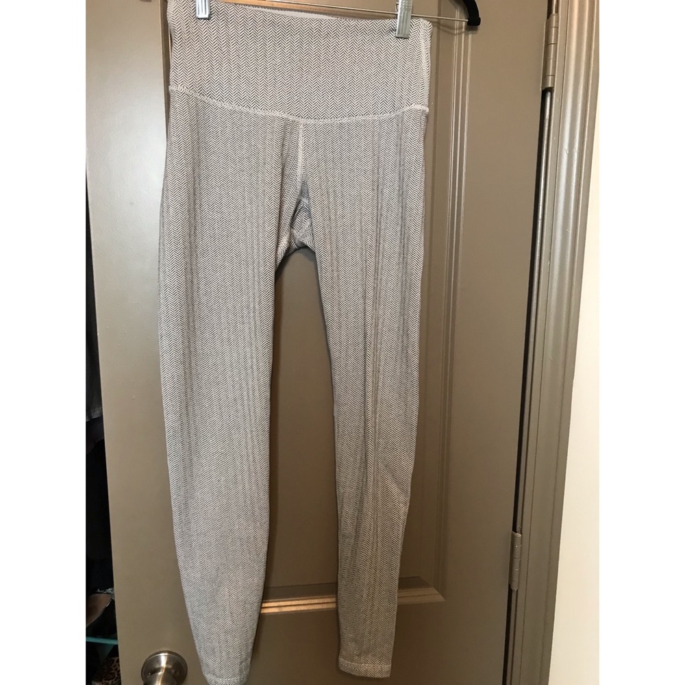 Old Navy Active Gray & White Herringbone Leggings